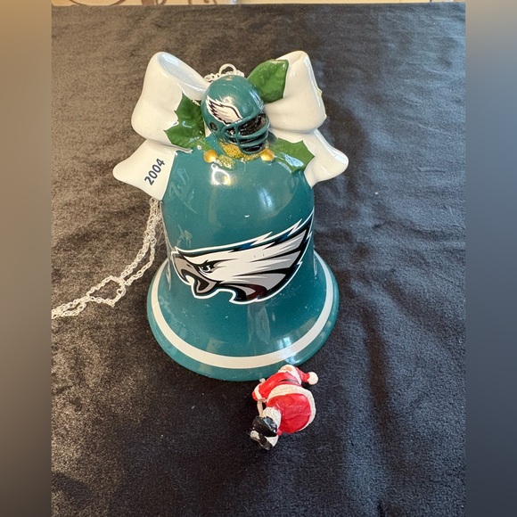 Philadelphia Eagles Bell Ornament - Picture 2 of 5